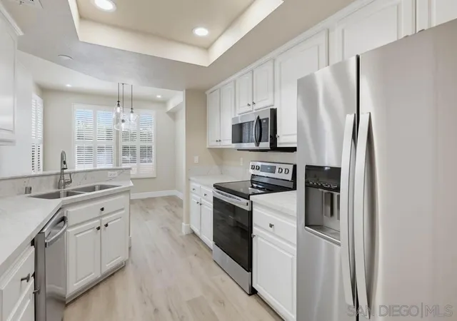 Photo 4 of Condo for sale at 640 Camino De La Reina #1115, San Diego, CA 92108 | MLS# 260022075SD | Listing updated on 2026-10-02