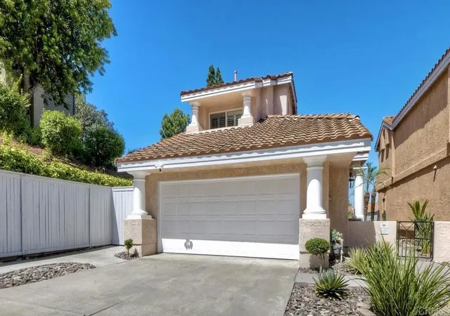 Single family home for sale at 1510 Golfcrest Pl, Vista, CA 92081 | MLS# NDP2608444