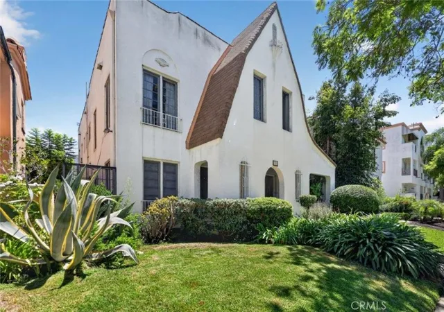 Photo 3 of House for sale at 132 N La Peer Dr, Beverly Hills, CA 90211 | MLS# SR26181930 | Listing updated on 2026-09-11