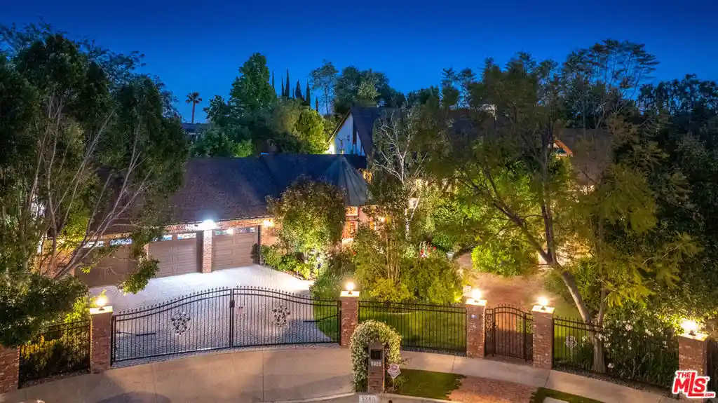 Photo 1 of Sale Pending at 5340 Calvin Ave, Tarzana, CA 91356 | MLS# 26977947 | Listing updated on 2026-10-24