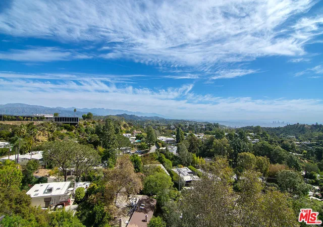 Photo 3 of Mansion for sale at 2480 Briarcrest Rd, Los Angeles, CA 90210 | MLS# 26985983 | Listing updated on 2026-10-04