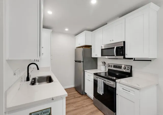 Listing Photo 5 - Condo for sale in building located at 8150 Lemon Ave, La Mesa, CA 91941 - Unit #130