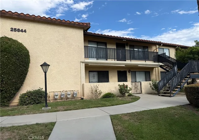 Listing Photo 1 - Condo for sale in building located at 25644 Sharp Dr, Hemet, CA 92544 - Unit #E