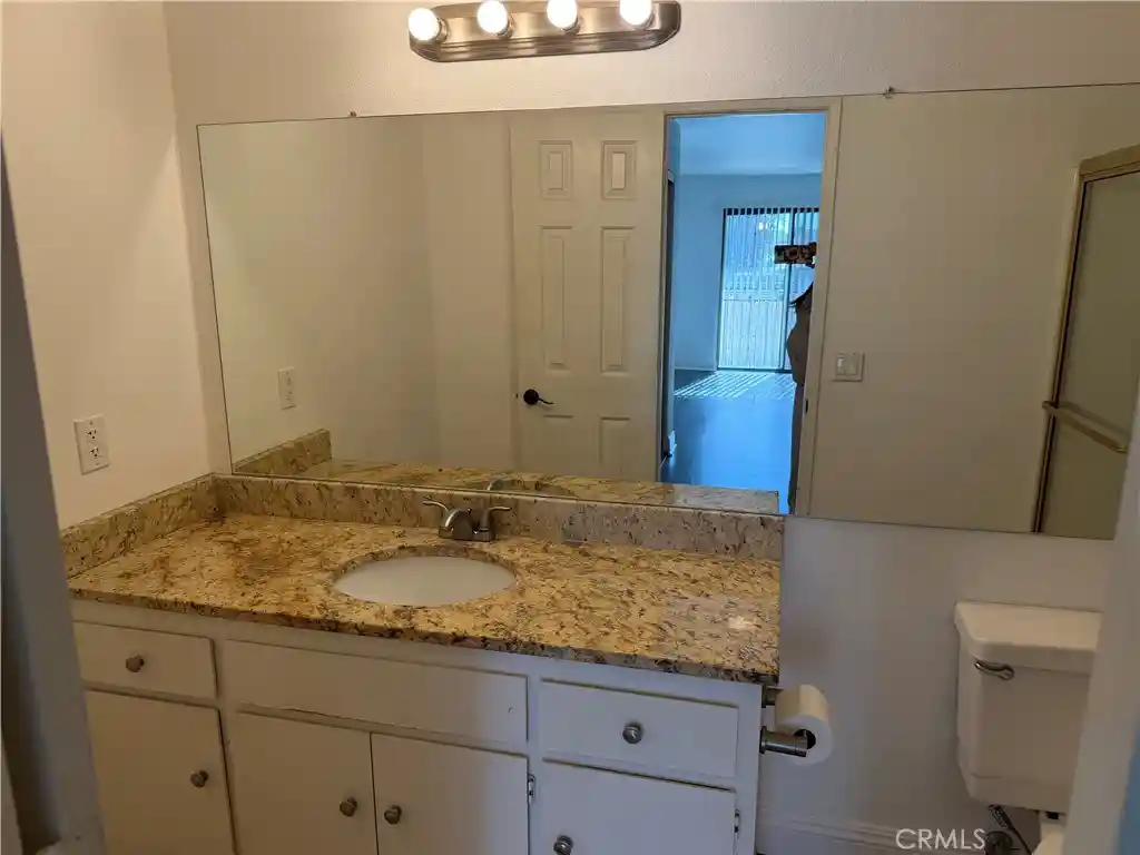 Listing Photo 9 - Condo for sale in 25644 Sharp Dr located at 25644 Sharp Dr, Hemet, CA 92544 - Unit 25644 Sharp Dr