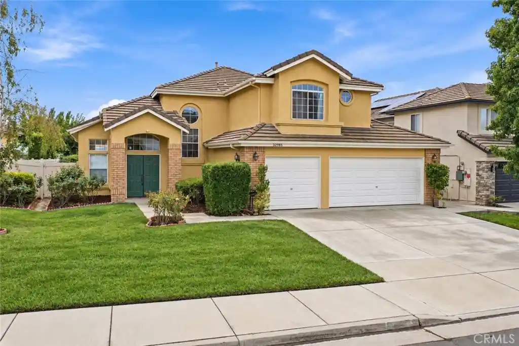 Single family home for sale at 32185 Corte Carmela, Temecula, CA 92592 | MLS# SW26197219