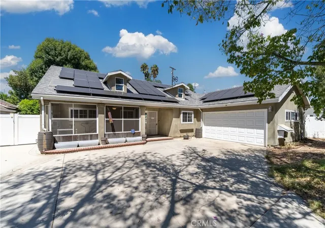 Photo 2 of Single family home for sale at 8621 Keokuk, Winnetka, CA 91306 | MLS# SR26195914 | Listing updated on 2026-09-22