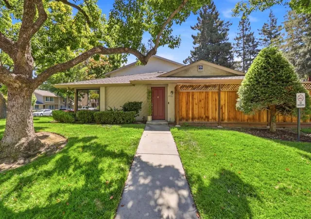 Photo 1 of Townhouse for sale at 1121 Cooper River Dr, San Jose, CA 95126 | MLS# ML82060544 | Listing updated on 2026-10-12