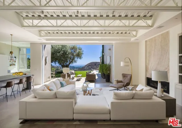 Photo 1 of Mansion for sale at 1550 Casale Rd, Pacific Palisades, CA 90272 | MLS# 26932023 | Listing updated on 2026-09-17