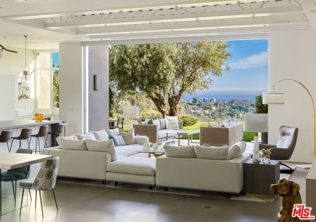 Photo 2 of Mansion for sale at 1550 Casale Rd, Pacific Palisades, CA 90272 | MLS# 26932023 | Listing updated on 2026-09-17