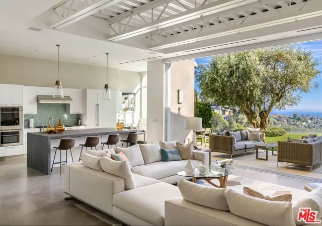 Photo 3 of Mansion for sale at 1550 Casale Rd, Pacific Palisades, CA 90272 | MLS# 26932023 | Listing updated on 2026-09-17