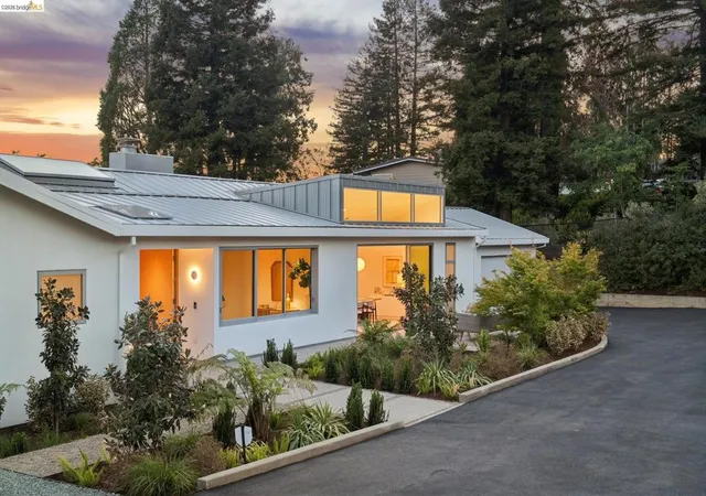 Photo 3 of Sale Pending at 14001 Skyline Blvd, Oakland, CA 94619 | MLS# 41147610 | Listing updated on 2026-09-25