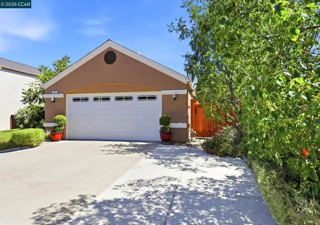 Photo 1 of Single family home for sale at 25 Sparrow Hawk Ct, Oakley, CA 94561 | MLS# 41147614 | Listing updated on 2026-09-29