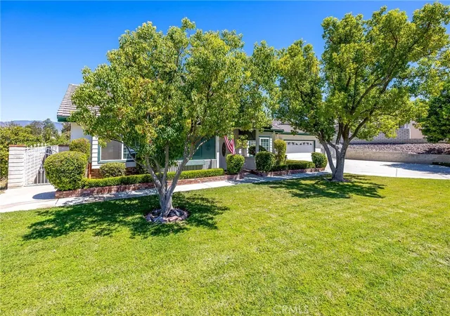 Photo 3 of Single family home for sale at 26710 Garrett Ryan Ct, Hemet, CA 92544 | MLS# SW26197402 | Listing updated on 2026-10-06