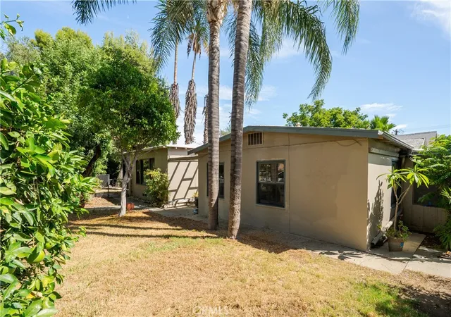 Photo 3 of Sale Pending at 1195 N Campus Ave, Upland, CA 91786 | MLS# CV26191440 | Listing updated on 2026-10-11