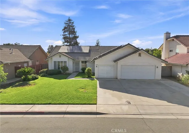 Photo 4 of Sale Pending at 1601 N Eaton, Dinuba, CA 93618 | MLS# PI26197031 | Listing updated on 2026-09-21