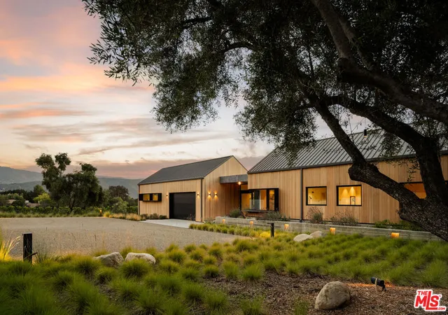 Photo 1 of Mansion for sale at 1225 Shippee Ln, Ojai, CA 93023 | MLS# 26985027 | Listing updated on 2026-09-17