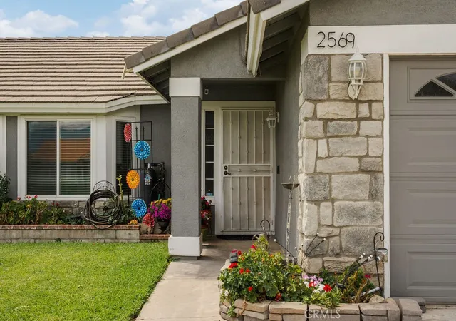 Photo 3 of Single family home for sale at 2569 W Plz Serena Dr, Rialto, CA 92377 | MLS# CV26197478 | Listing updated on 2026-10-10