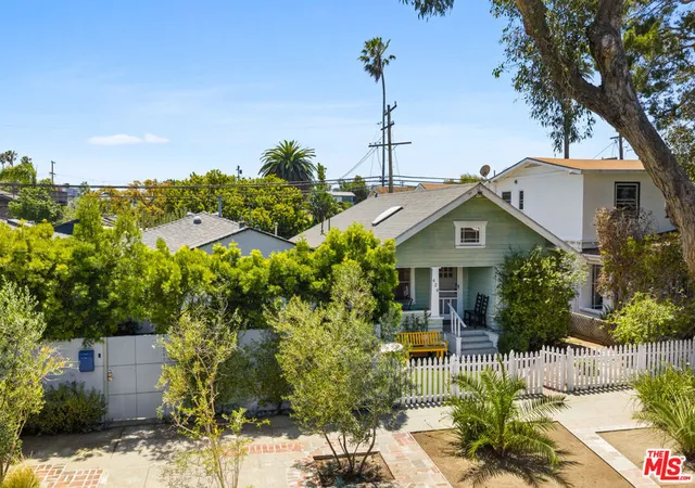 Photo 2 of Single family home for sale at 428 Rialto Ave, Venice, CA 90291 | MLS# 26986237 | Listing updated on 2026-09-17
