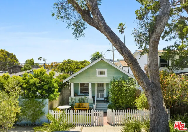 Photo 4 of Single family home for sale at 428 Rialto Ave, Venice, CA 90291 | MLS# 26986237 | Listing updated on 2026-09-17