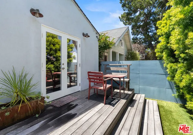 Photo 3 of Single family home for sale at 430 Rialto Ave, Venice, CA 90291 | MLS# 26986241 | Listing updated on 2026-09-17