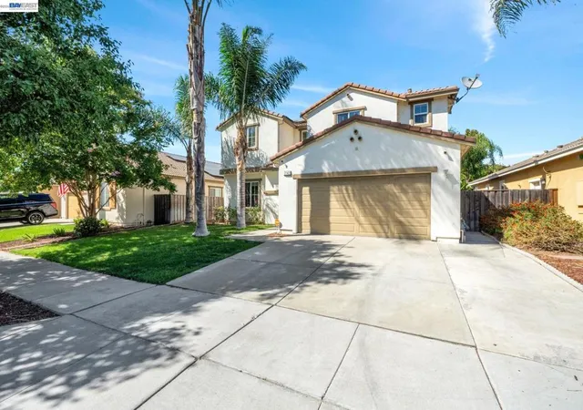 Photo 2 of Single family home for sale at 2142 Harborage Way, Oakley, CA 94561 | MLS# 41147653 | Listing updated on 2026-10-09