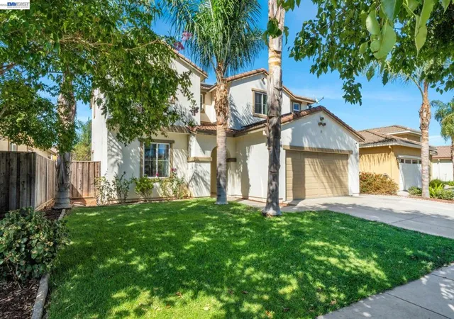 Photo 3 of Single family home for sale at 2142 Harborage Way, Oakley, CA 94561 | MLS# 41147653 | Listing updated on 2026-10-09