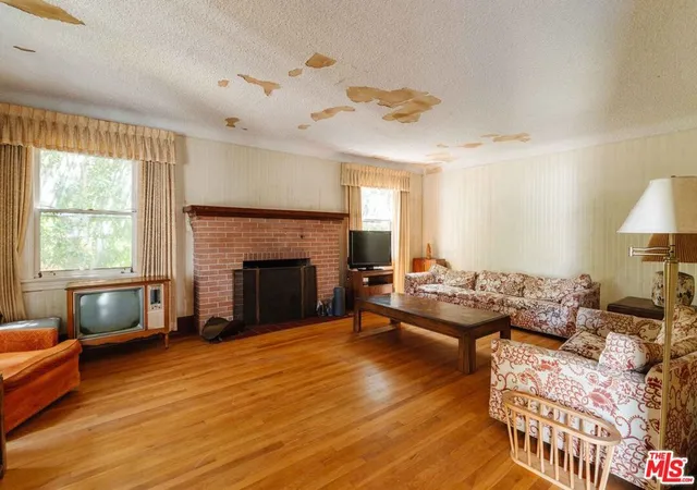 Photo 3 of Single family home for sale at 354 21st Street, Santa Monica, CA 90402 | MLS# 26985753 | Listing updated on 2026-10-08