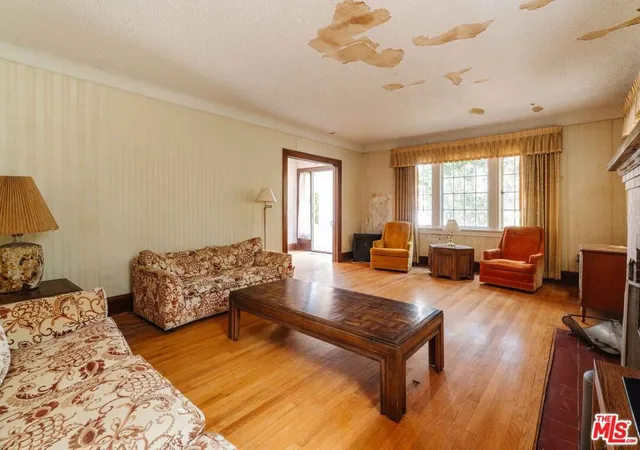 Photo 4 of Single family home for sale at 354 21st Street, Santa Monica, CA 90402 | MLS# 26985753 | Listing updated on 2026-10-08