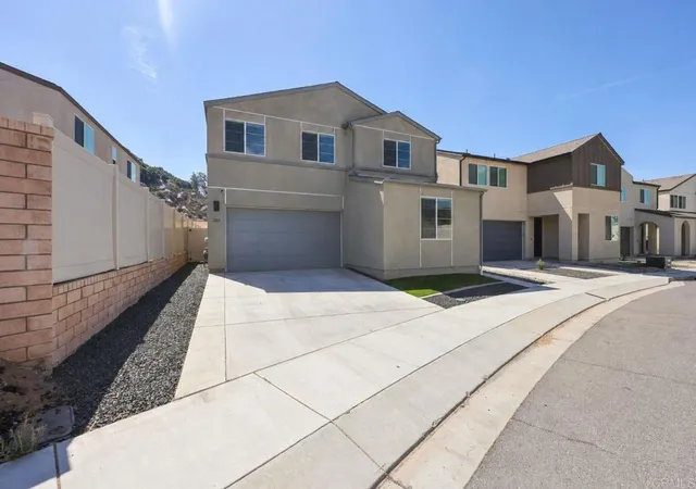Photo 1 of Single family home for sale at 253 Paddock Ln, Fallbrook, CA 92028 | MLS# PTP2606849 | Listing updated on 2026-10-13