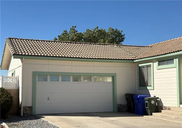 Photo 2 of Manufactured home for sale at 22241 Nisqually Rd #19, Apple Valley, CA 92308 | MLS# HD26193895 | Listing updated on 2026-09-13