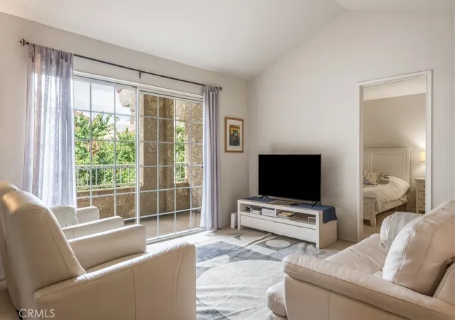Listing Photo 1 - Condo for sale in building located at 2700 Lawrence Crossley Rd, Palm Springs, CA 92264 - Unit #9