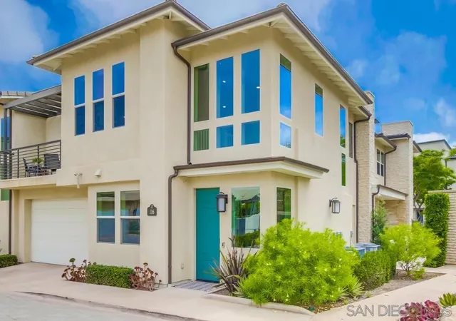 Townhouse for sale at 16750 Coyote Bush Dr #116, San Diego, CA 92127 | MLS# 260022116SD