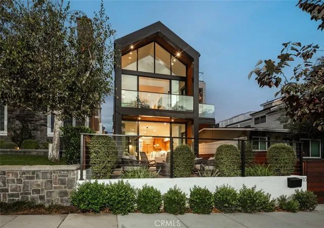 Photo 2 of Condo for sale at 716 Orchid Ave, Corona Del Mar, CA 92625 | MLS# NP26194776 | Listing updated on 2026-10-09