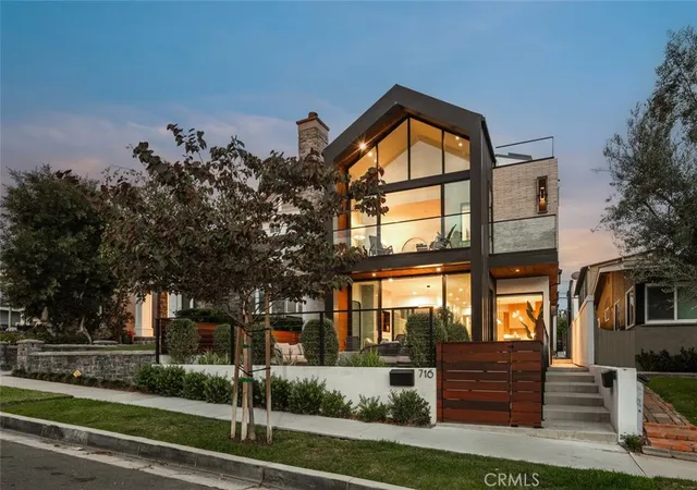 Photo 3 of Condo for sale at 716 Orchid Ave, Corona Del Mar, CA 92625 | MLS# NP26194776 | Listing updated on 2026-10-09