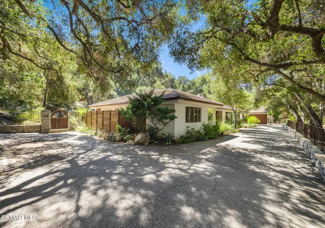 Photo 3 of Single family home for sale at 25820 Piuma Rd, Calabasas, CA 91302 | MLS# 226004310 | Listing updated on 2026-09-17