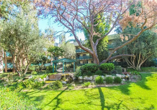 Listing Photo 4 - Condo for sale in building located at 436 N Bellflower, Long Beach, CA 90814 - Unit #106