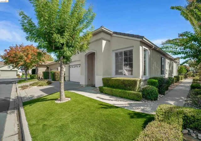 Photo 2 of Single family home for sale at 1852 Is Park Pl, Brentwood, CA 94513 | MLS# 41147689 | Listing updated on 2026-09-16