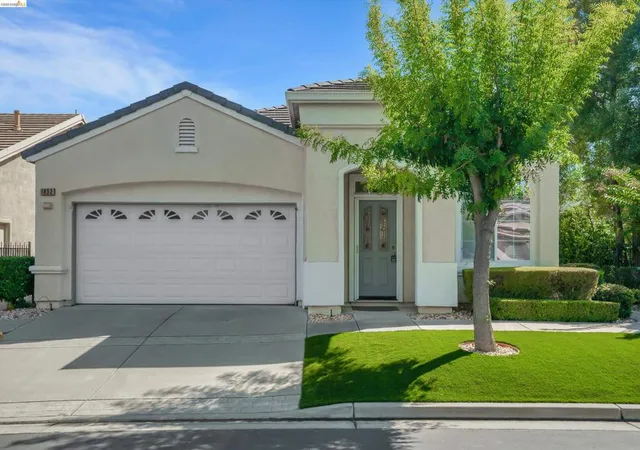 Photo 3 of Single family home for sale at 1852 Is Park Pl, Brentwood, CA 94513 | MLS# 41147689 | Listing updated on 2026-09-16
