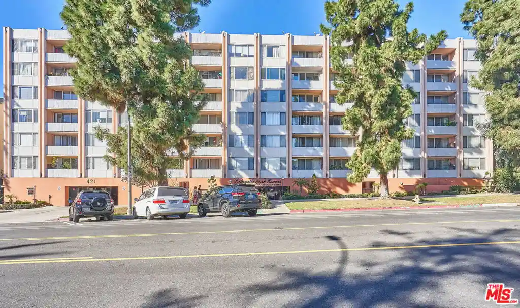 Listing Photo 2 - Condo for sale in 421 S La Fayette Park Pl located at 421 S La Fayette Park Pl, Los Angeles, CA 90057 - Unit #711