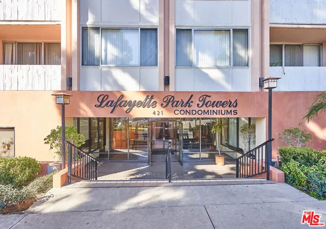 Listing Photo 4 - Condo for sale in building located at 421 S La Fayette Park Pl, Los Angeles, CA 90057 - Unit #711