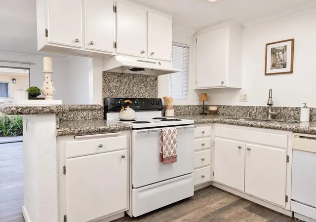 Listing Photo 4 - Condo for sale in building located at 210 Woodland Pkwy, San Marcos, CA 92069 - Unit #135