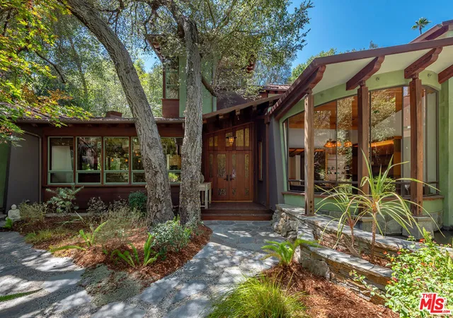 Photo 1 of Mansion for sale at 3851 Kingswood Rd, Sherman Oaks, CA 91403 | MLS# 26985939 | Listing updated on 2026-10-10