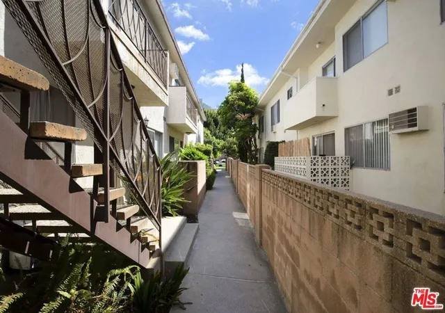 Photo 2 of Sale Pending at 3747 Mentone Ave, Los Angeles, CA 90034 | MLS# 26986369 | Listing updated on 2026-10-05