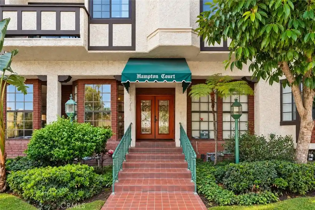 Photo 1 of Condo for sale at 17914 Magnolia Blvd #135, Encino, CA 91316 | MLS# SR26198091 | Listing updated on 2026-10-23