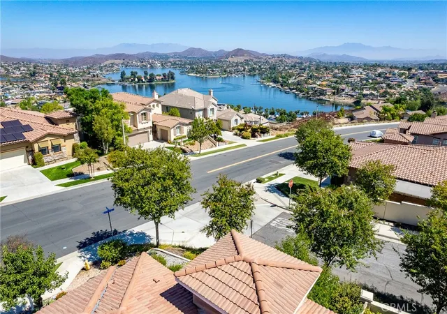 Photo 2 of Single family home for sale at 58 Via De La Valle, Lake Elsinore, CA 92532 | MLS# SW26197769 | Listing updated on 2026-10-06