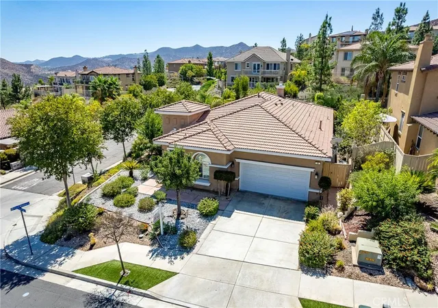 Photo 3 of Single family home for sale at 58 Via De La Valle, Lake Elsinore, CA 92532 | MLS# SW26197769 | Listing updated on 2026-10-06