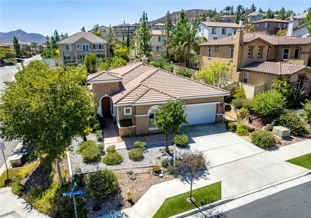 Photo 4 of Single family home for sale at 58 Via De La Valle, Lake Elsinore, CA 92532 | MLS# SW26197769 | Listing updated on 2026-10-06