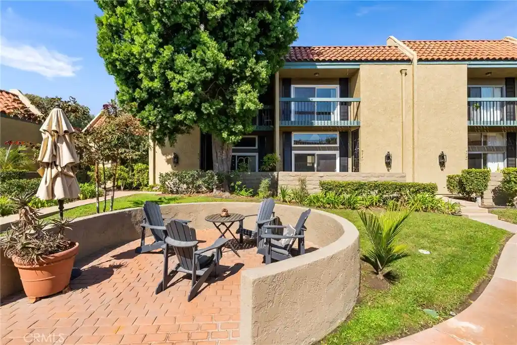 Photo 1 of Townhouse for sale at 974 Palo Verde, Long Beach, CA 90815 | MLS# OC26197373 | Listing updated on 2026-10-13