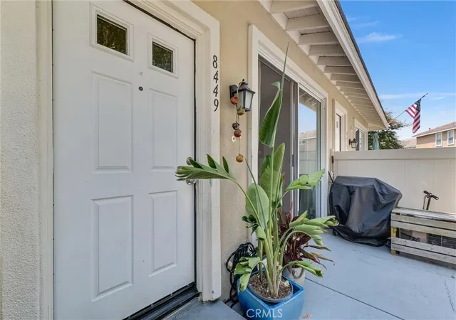 Photo 3 of Townhouse for sale at 8449 E Arrowhead Way, Anaheim, CA 92808 | MLS# OC26198198 | Listing updated on 2026-09-16
