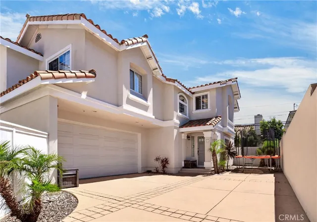 Photo 1 of Townhouse for sale at 2224 Ruhland #B, Redondo Beach, CA 90278 | MLS# OC26198212 | Listing updated on 2026-10-09